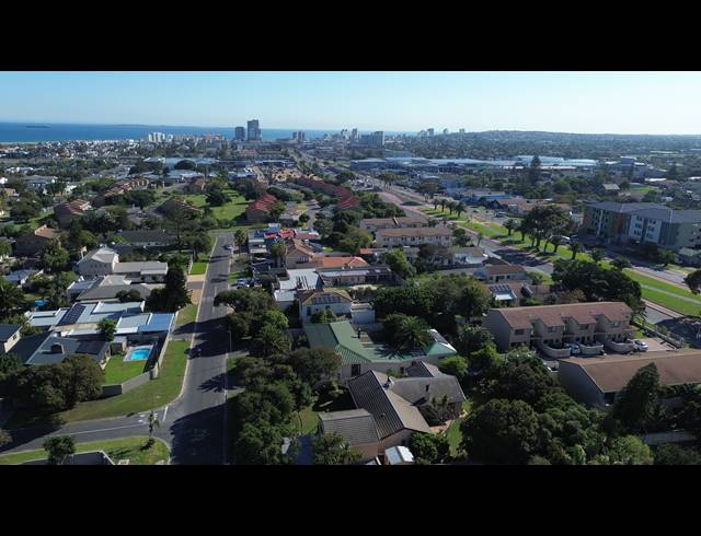 1,004M² VACANT LAND FOR SALE IN TABLE VIEW